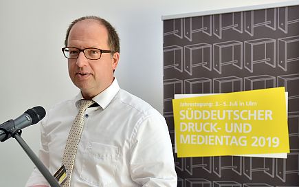 Dr. Alexander Lägeler